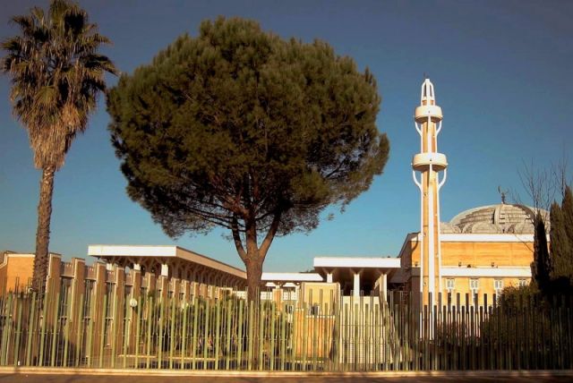 Italy The Roman Mosque in Rome.jpg